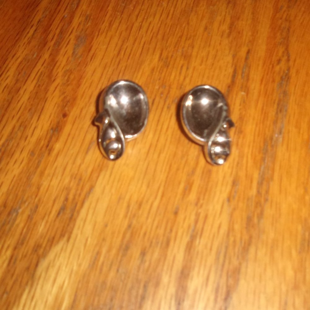 Nordic clip earrings silver tone